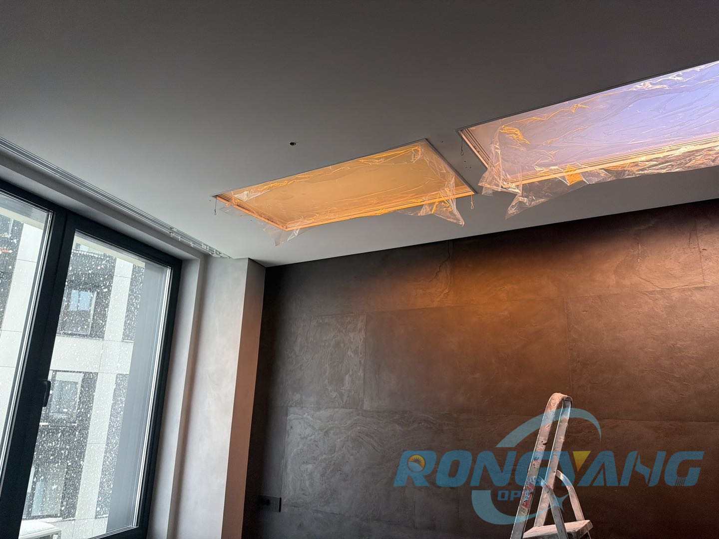 Blog perusahaan terbaru tentang Skylight untuk Kantor Komersial Tanpa Jendela Alami