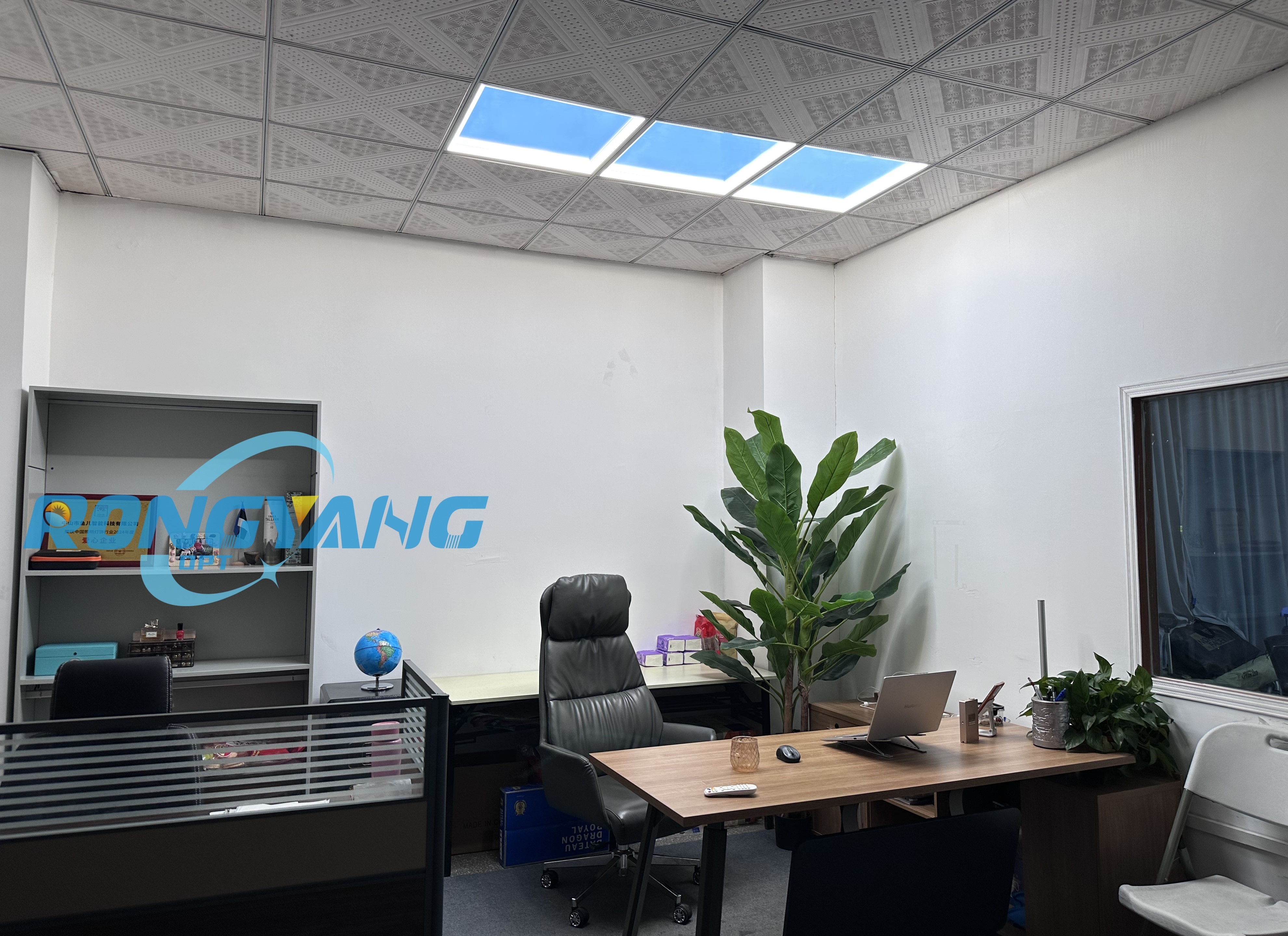 Blog perusahaan terbaru tentang Skylight untuk Kantor Komersial Tanpa Jendela Alami