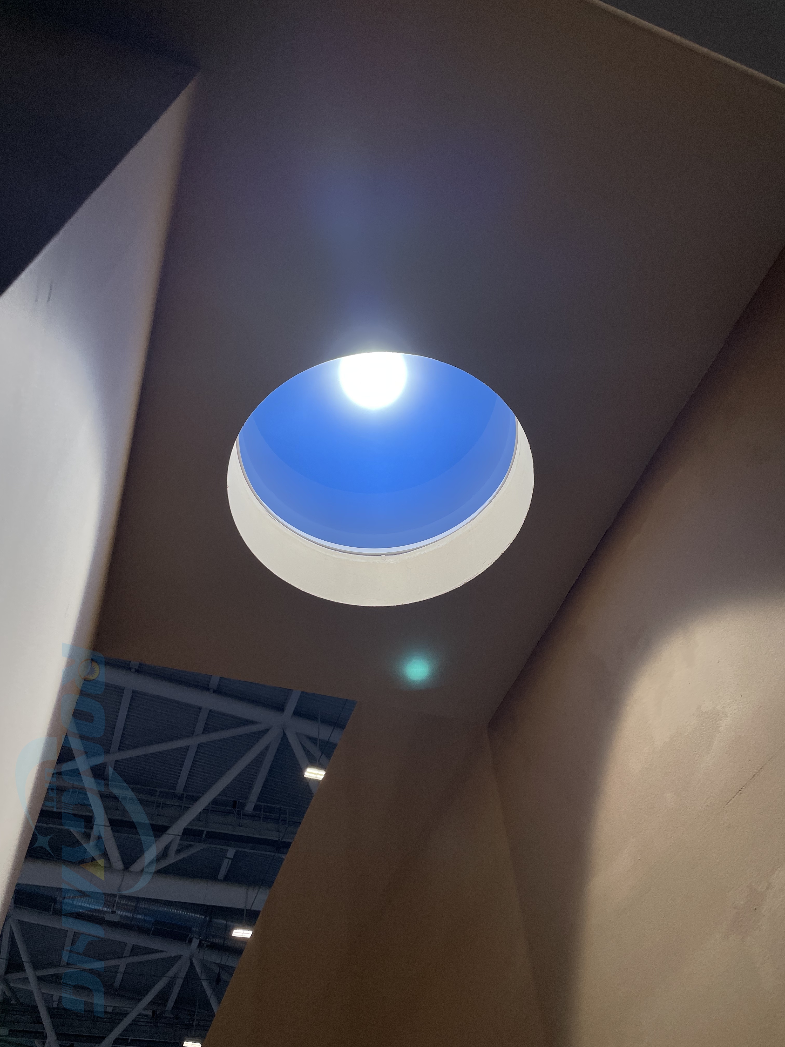 Blog perusahaan terbaru tentang Faktor Kunci yang Perlu Dipertimbangkan Sebelum Memilih Skylight Buatan