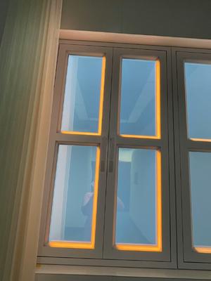 Smart Fake Window Light CRI 95 Wall Mountable L1332*W781*H66mm Dikendalikan oleh App dan Remote untuk Ambience Alam